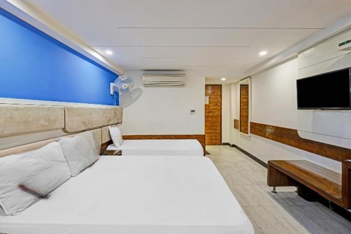Family Hotel By Pg International 뉴델리 외부 사진